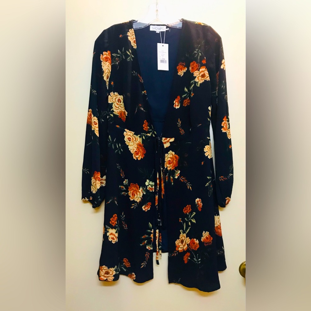 🚨💎 NWT Showpo Navy Floral Kimono 👘